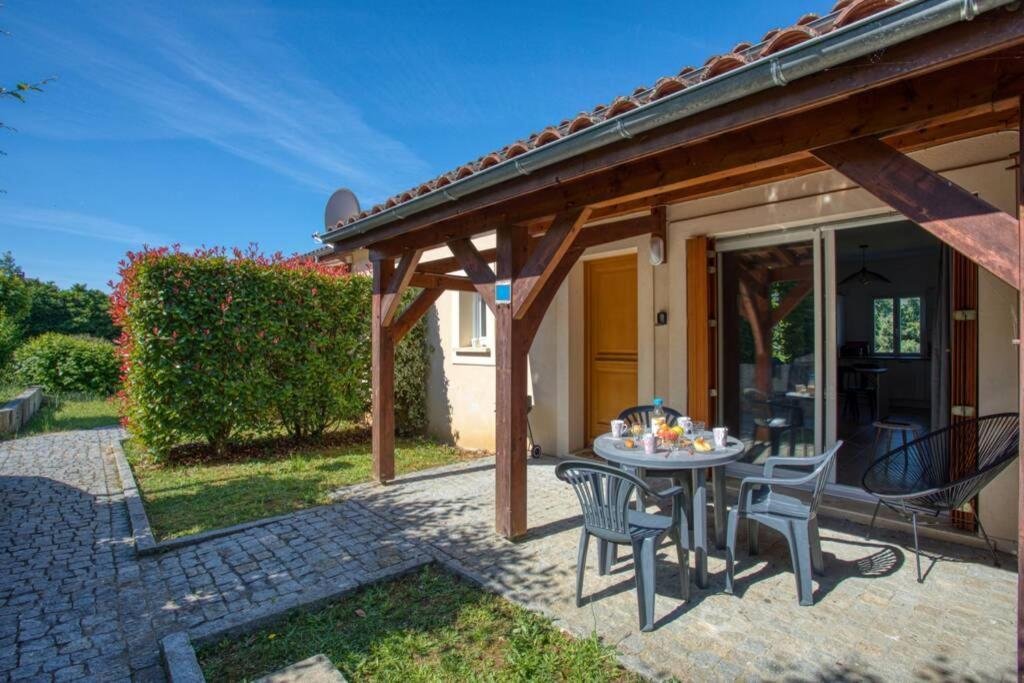 SARLAT - 24 - L'appartement d'Euphé avec piscine Exterior foto